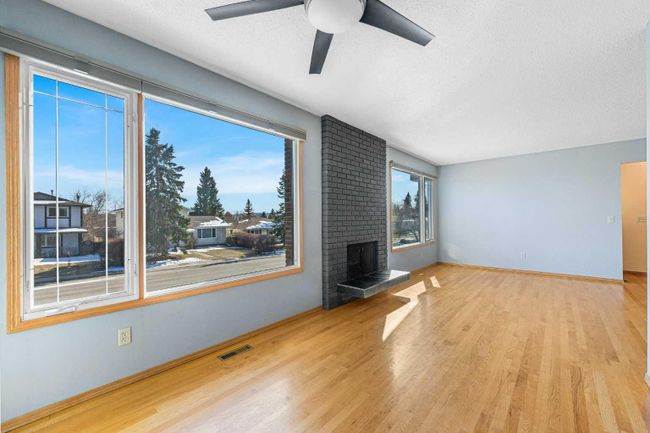 7376 Silver Springs Road Nw, Home with 3 bedrooms, 2 bathrooms and 4 parking in Calgary AB | Image 10