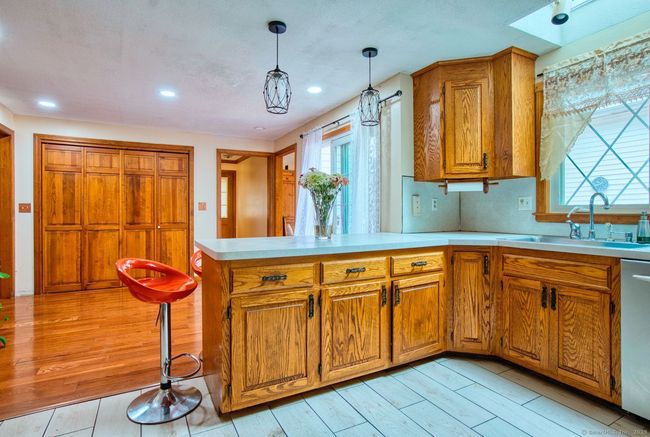 26 Lighthouse Hill Rd, House other with 4 bedrooms, 3 bathrooms and null parking in Windsor CT | Image 7