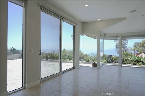 2615 Temple Hills Dr, Laguna Beach, CA, 92651-2630 | Card Image