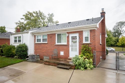 878 Champaign Rd, Lincoln Park, MI, 48146-2902 | Card Image