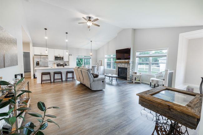 3184 S Bartells Dr, Condo with 2 bedrooms, 2 bathrooms and null parking in BELOIT WI | Image 4