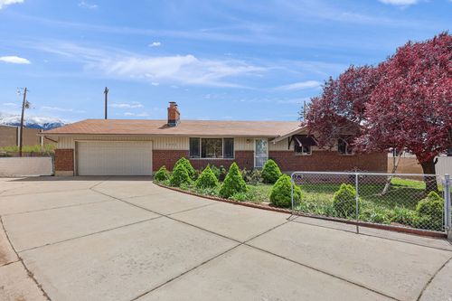 1345 Valhalla Dr, Clearfield, UT, 84015-1359 | Card Image