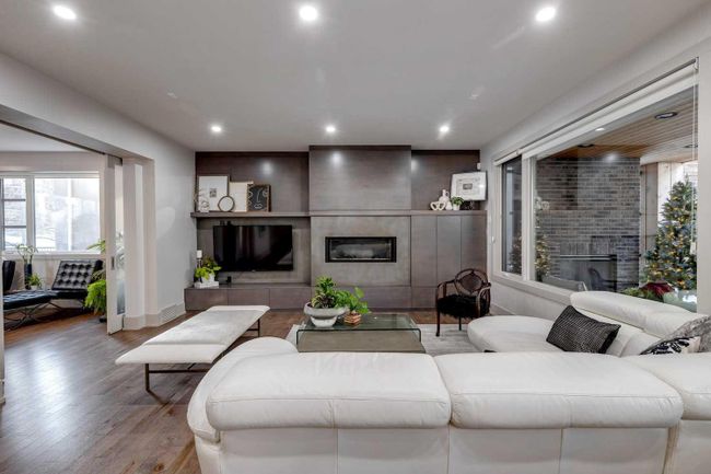 824 Durham Avenue Sw, Home with 4 bedrooms, 5 bathrooms and 2 parking in Calgary AB | Image 10