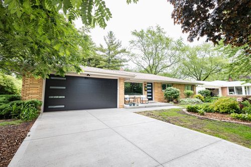 8450 N Indian Creek Parkway, Fox Point, WI, 53217 | Card Image