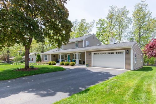 334 Tory Road, Manchester, NH, 03104 | Card Image