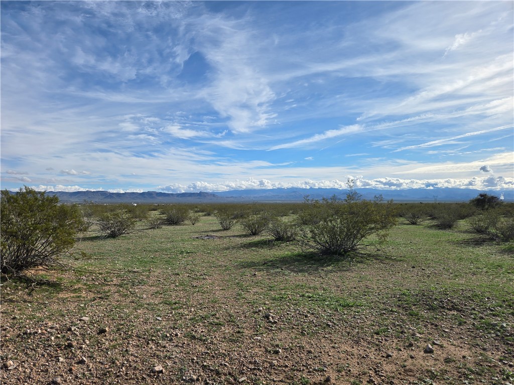 Land in Dolan Springs 3