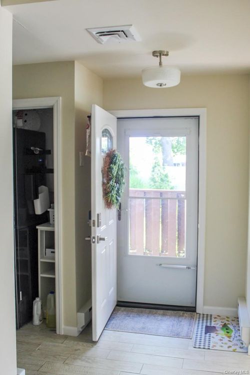 25 Strathmore Gate Dr, Stony Brook, NY, 11790-3006 | Card Image