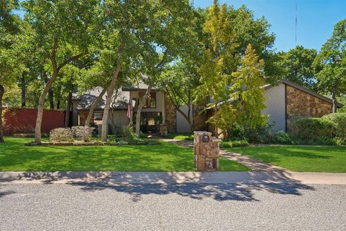 1620 Fox Hollow Rdg, Oklahoma City, OK, 73131-1216 | Card Image