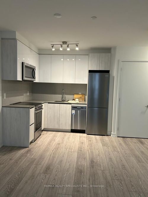 337-3100 Keele St, North York, ON, M3M0E1 | Card Image