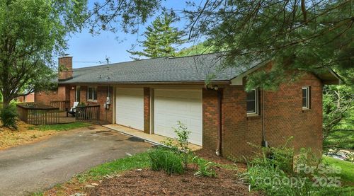 174 Sunny Knoll Ln, Boone, NC, 28607-9449 | Card Image