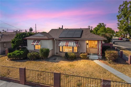 1517 W Borchard Cir, Santa Ana, CA, 92704-2414 | Card Image