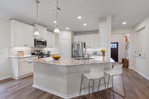 553 Blue Oak Blvd, San Marcos, TX, 78666-2999 | Card Image