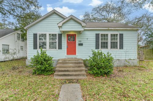 810 10th Ave N, Texas City, TX, 77590-5918 | Card Image