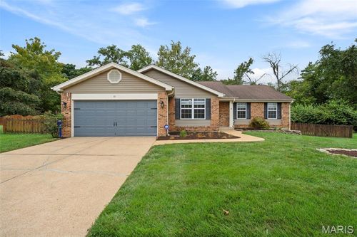 39 Gentle Ct, Fenton, MO, 63026-2747 | Card Image