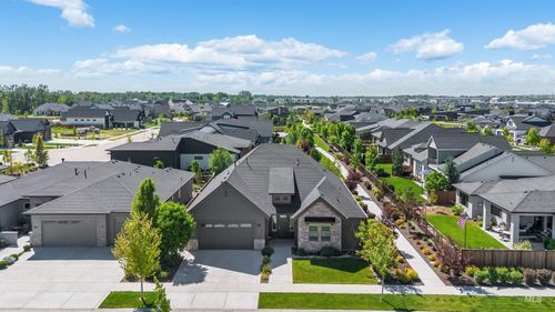 687 S Short Ln, Eagle, ID, 83616-4103 | Card Image