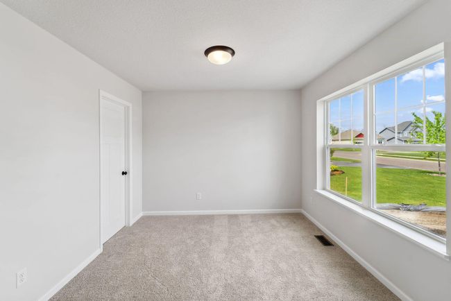 Flex room with closet! | Image 5
