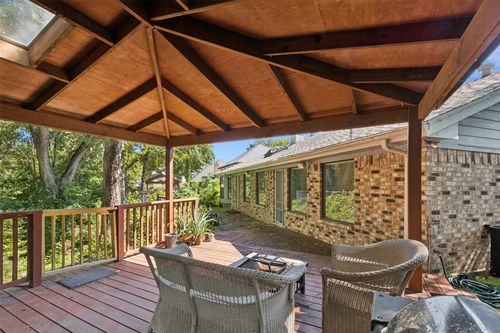 2512 Laurel Valley Ln, Arlington, TX, 76006-4016 | Card Image