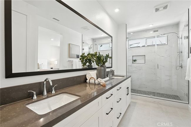 Bathroom 4 | Image 14