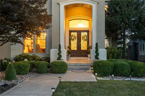 9429 W 162nd St, Overland Park, KS, 66085-6206 | Card Image