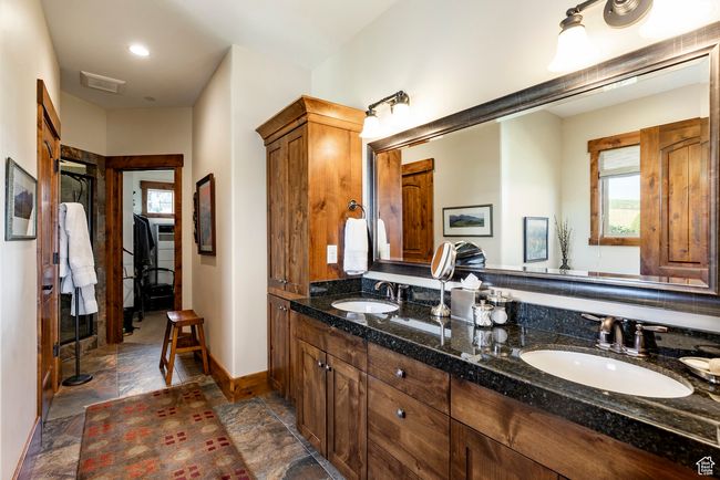 1658 E Viewside Cir, Townhouse with 3 bedrooms, 3 bathrooms and 2 parking in Hideout UT | Image 19
