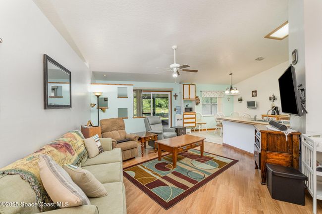 751 Glencove Ave Nw, House other with 3 bedrooms, 2 bathrooms and null parking in PALM BAY FL | Image 7
