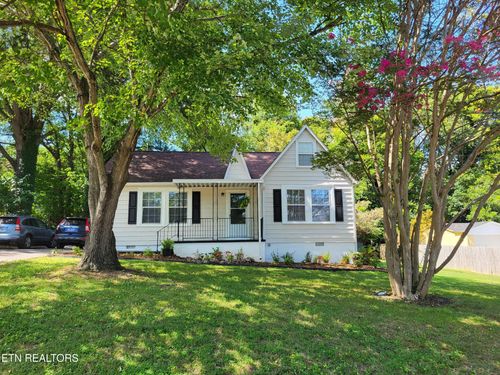 300 S Oak St, Sweetwater, TN, 37874-2415 | Card Image