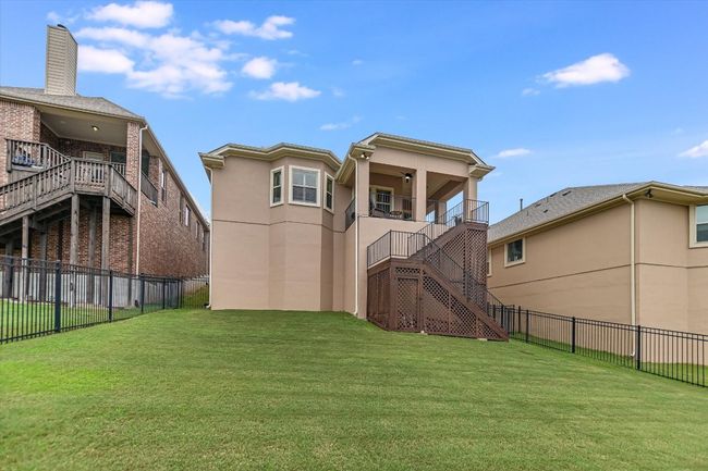 large back yard. | Image 19
