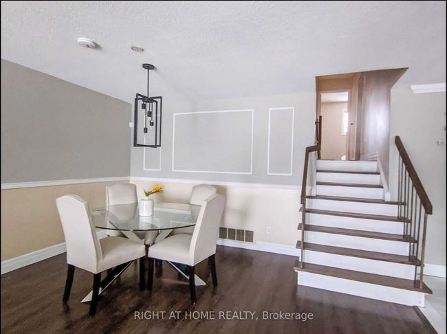 UPPER - 8 Pluto Dr, House attached with 3 bedrooms, 1 bathrooms and 2 parking in Brampton ON | Image 6
