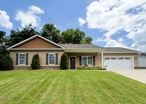219 Parkway Blvd, Elizabethton, TN, 37643-2844 | Card Image