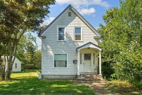 105 Lauriat St, Lowell, MA, 01851-2243 | Card Image