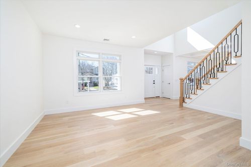 8 Van Cott Pl, North Bellmore, NY, 11710-2639 | Card Image