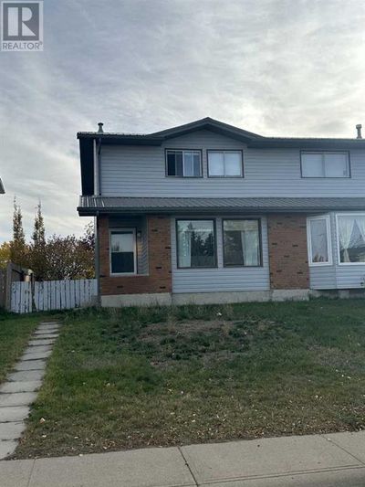 109 Winkler Dr, Home with 3 bedrooms, 2 bathrooms and 4 parking in Hanna AB | Image 1