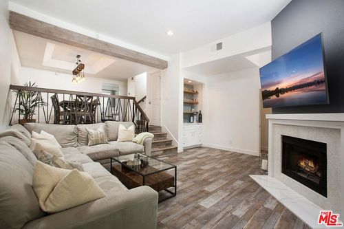 16-18755 Hatteras St, Tarzana, CA, 91356 | Card Image