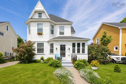 147 Howe St, Sydney, NS, B1P4V3 | Card Image