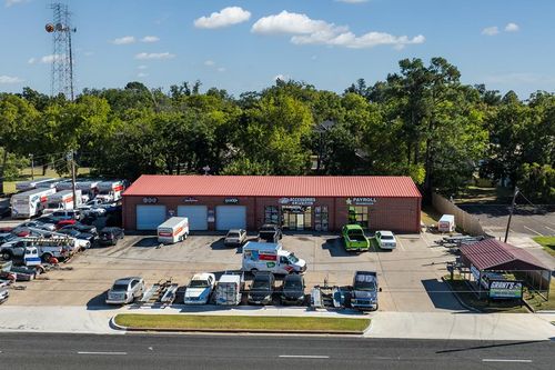 414 E Tyler St, Athens, TX, 75751-2050 | Card Image