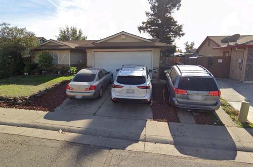 8444 Sierra Sunset Dr, Sacramento, CA, 95828-5340 | Card Image