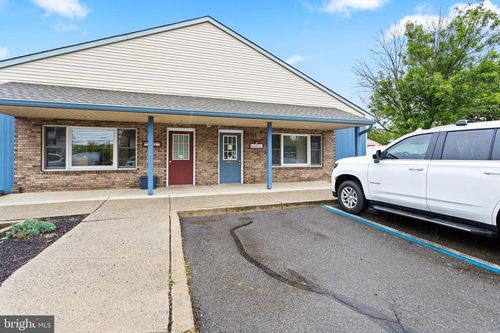 231 Crosswicks Rd, BORDENTOWN, NJ, 08505-2602 | Card Image