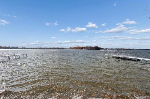 13056 Cussewago Dr, Fenton, MI, 48430-1109 | Card Image