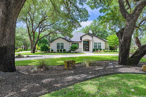 128 Bridgewater Dr, La Vernia, TX, 78121-5716 | Card Image