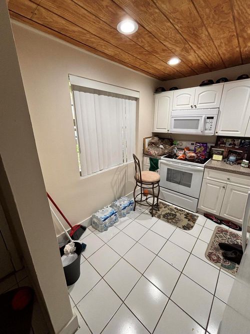 apt-107-3121 Nw 47th Ter, Lauderdale Lakes, FL, 33319-6619 | Card Image