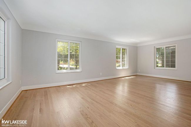 Living Room | Image 9