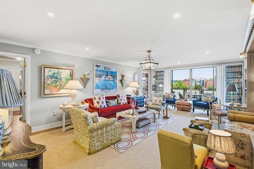 705-800 25th St Nw, WASHINGTON, DC, 20037-2208 | Card Image