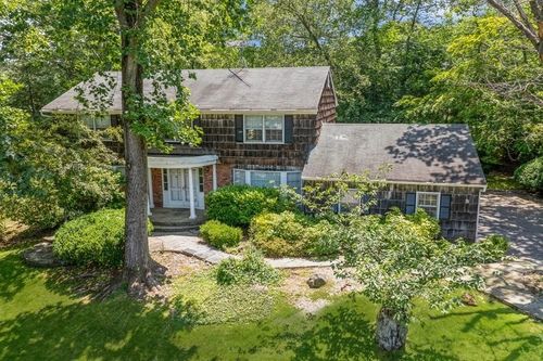 9 Wren Dr, Roslyn, NY, 11576-2730 | Card Image
