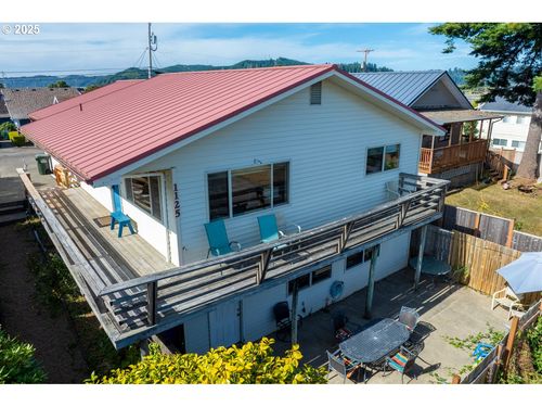 1125 Winchester Ave, Winchester Bay, OR, 97467-1371 | Card Image