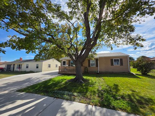 2819 Willow Ave, Rapid City, SD, 57701-7180 | Card Image