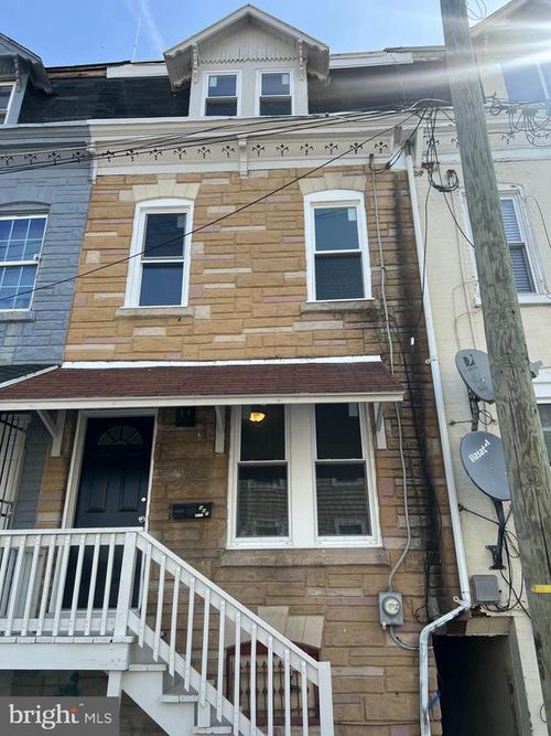 447 Gordon St, READING, PA, 19601-2606 | Card Image