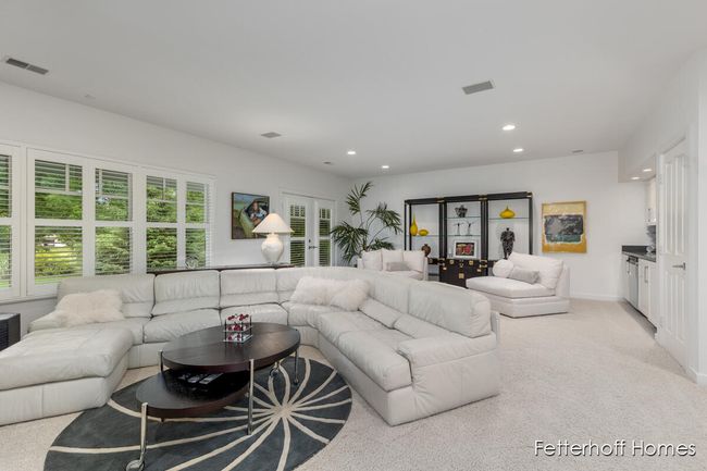 Family Room | Image 26