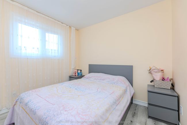 28 Sawmill Rd, House attached with 4 bedrooms, 3 bathrooms and 3 parking in North York ON | Image 22