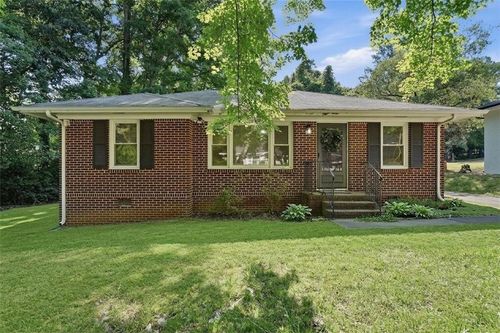 243 S Myrtle St, Winder, GA, 30680-1727 | Card Image