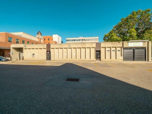416 8 Street S, Lethbridge, AB, T1J2J7 | Card Image